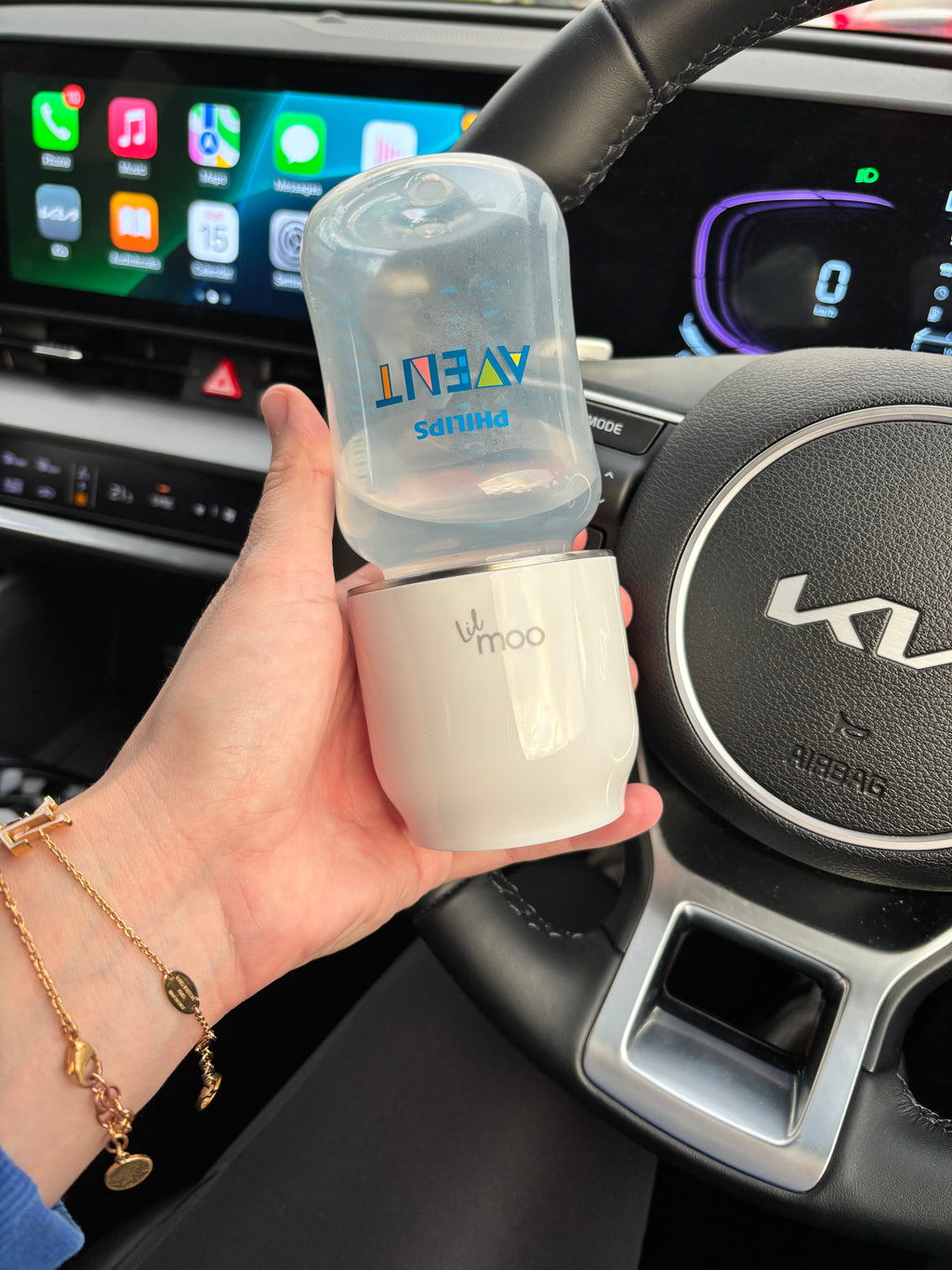 Portable baby bottle warmer new Zealand Australia. Fast heating, lightweight, works with breastmilk or formula 